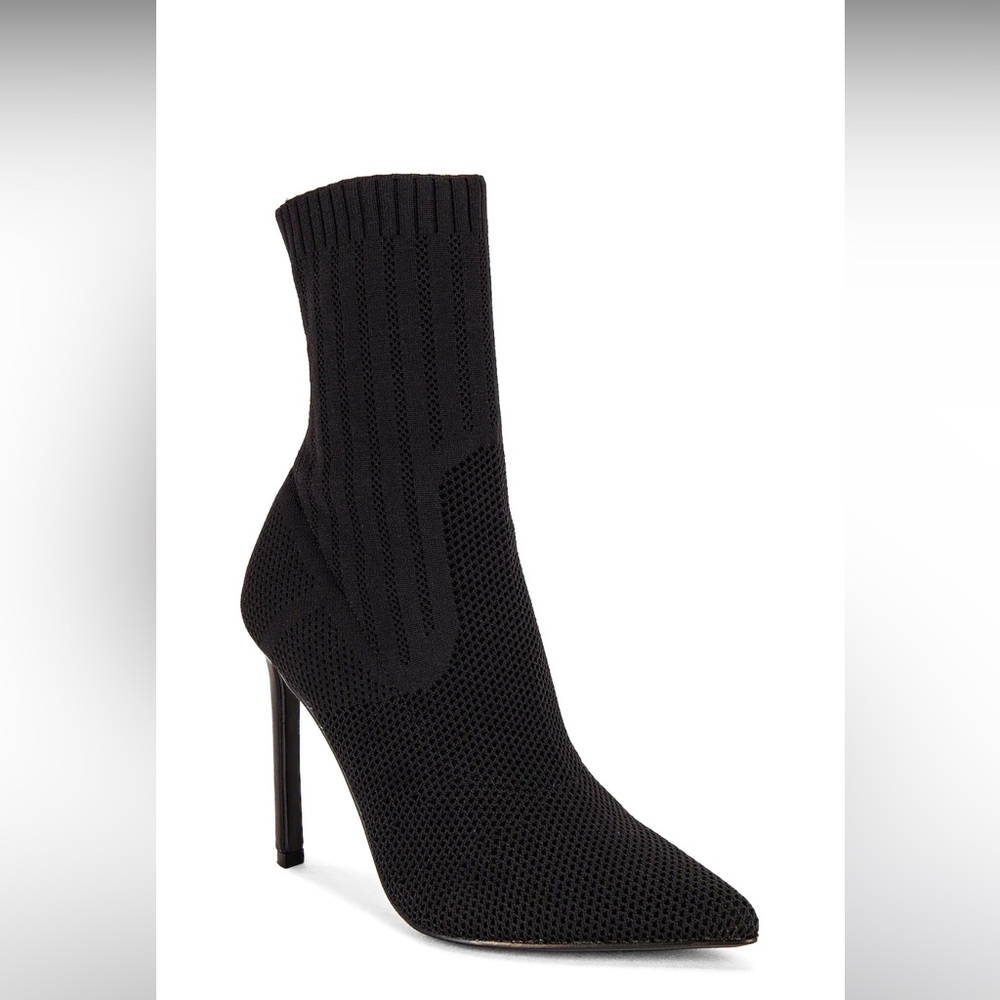 Steve Madden, Discreet Boot in Black, size 8